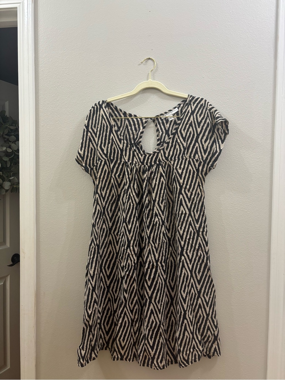 Sophia Eugene silk Black and Cream Geometric Short Sleeve Women's Dress